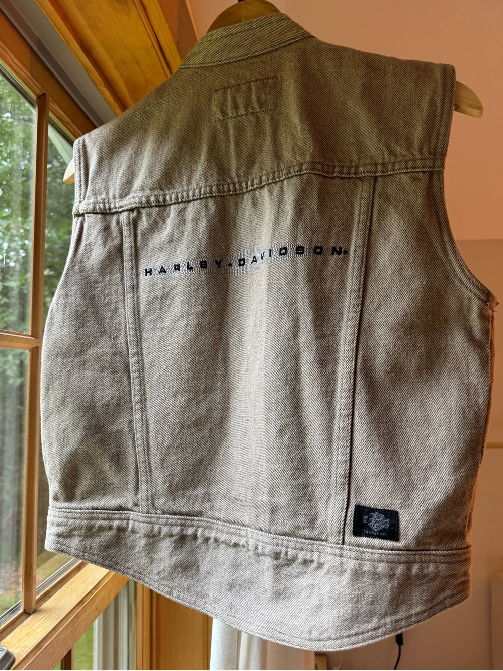 Vintage Harley-Davidson Sleeveless Denim Vest – Beige / Stone Wash